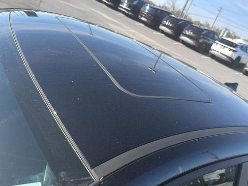 Used 2023 Hyundai Elantra Limited image 8