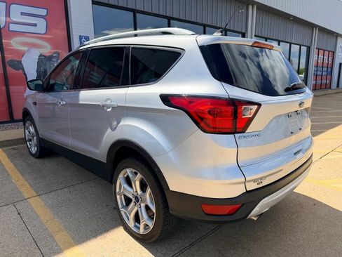 Used 2019 Ford Escape Titanium FWD image 2