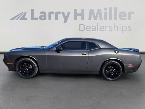Used 2018 Dodge Challenger SXT w/ Blacktop Package image 2