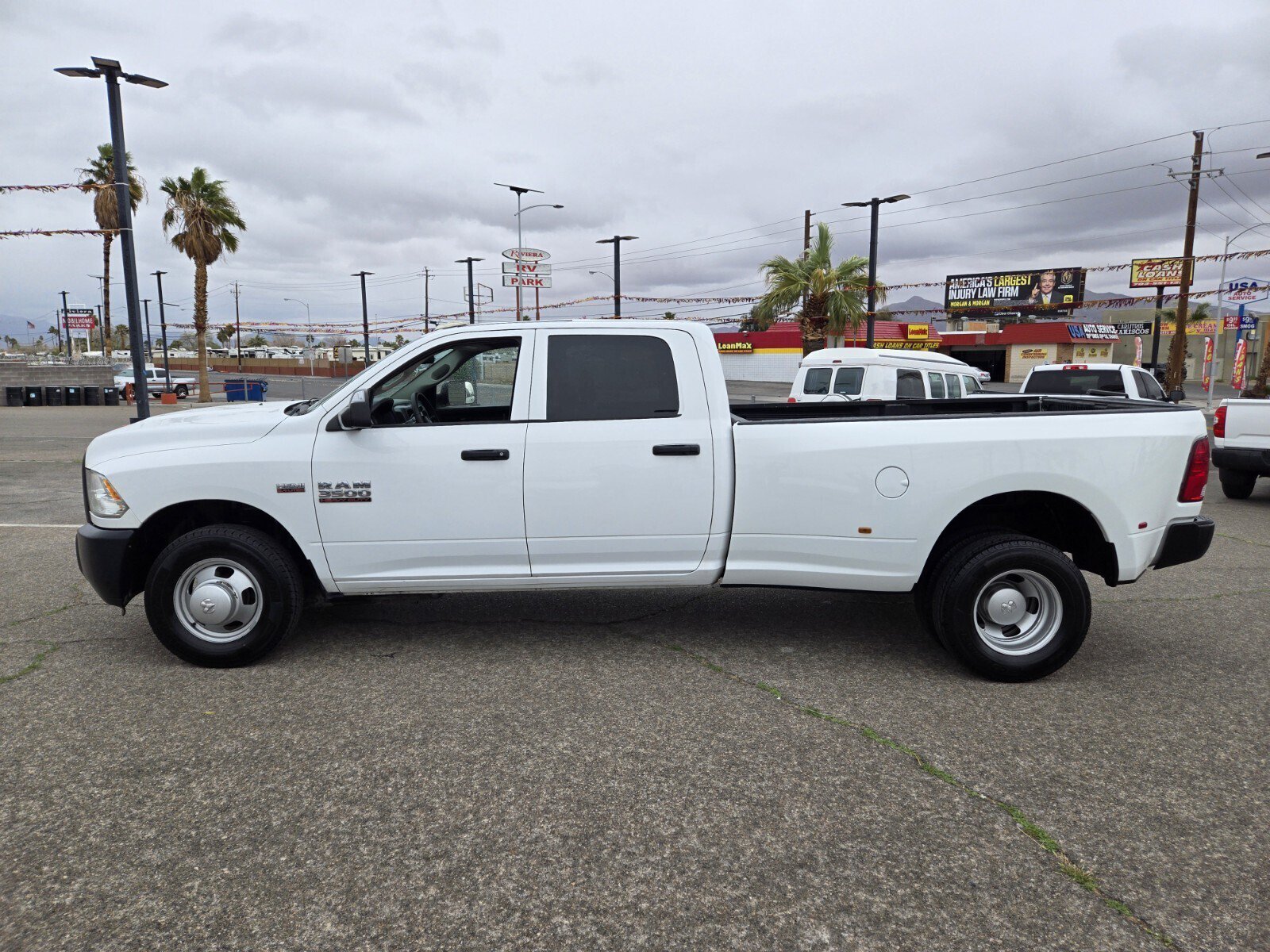 Used 2018 RAM 3500 Tradesman RWD image 2