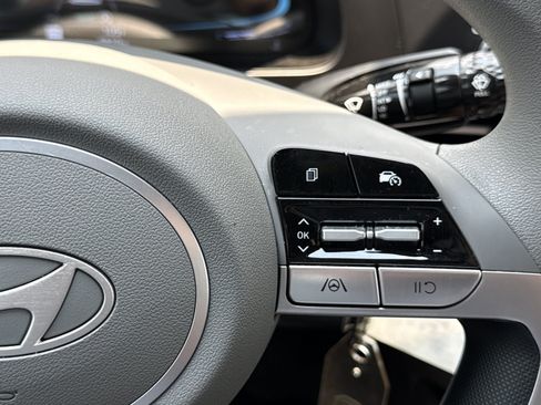 Certified 2026 Hyundai Elantra SE FWD image 21