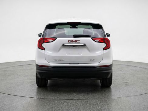 Used 2024 GMC Terrain SLE image 7