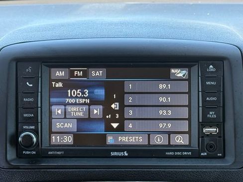 Used 2014 Chrysler Town & Country Touring FWD image 25