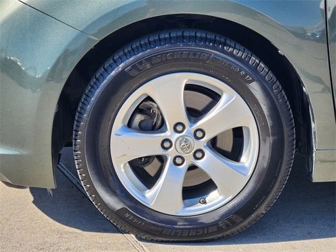 Used 2013 Toyota Sienna LE image 8