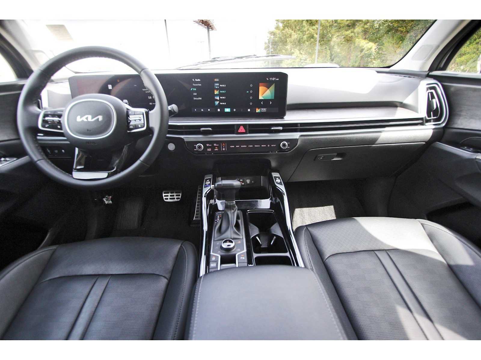 Used 2024 Kia Sorento SX AWD/4WD image 7