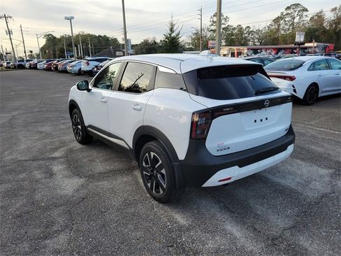 Used 2025 Nissan Kicks SV w/ Interior Electronics Package image 3