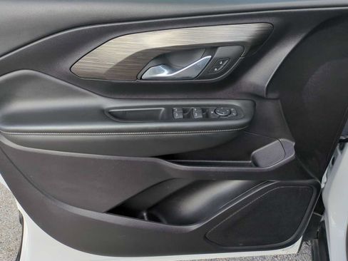 Used 2024 GMC Terrain SLE FWD image 21