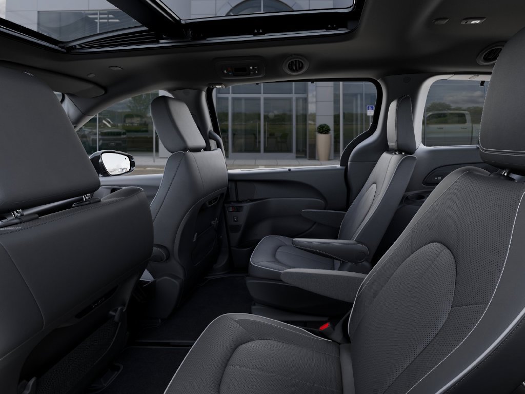 New 2026 Chrysler Pacifica Limited w/ S Appearance Package FWD image 24