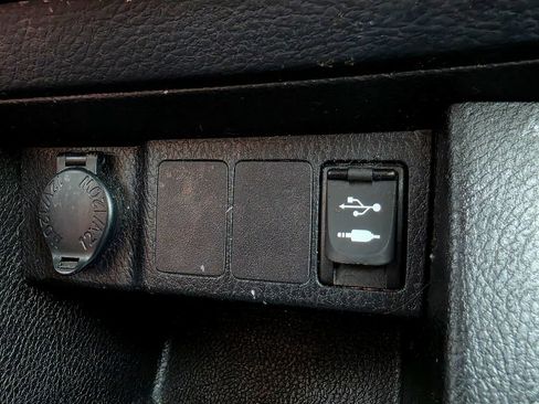 Used 2014 Toyota Corolla LE FWD image 17