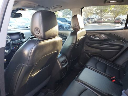 Used 2020 GMC Terrain SLT w/ Preferred Package image 9