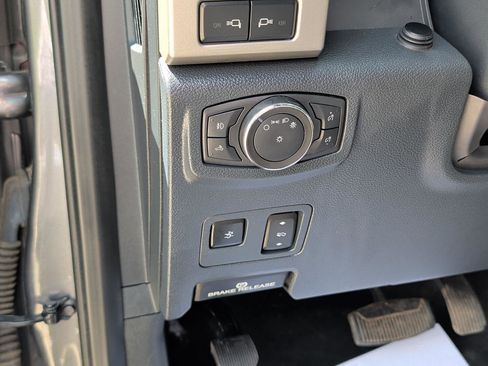 Used 2022 Ford F250 Lariat w/ Tremor Off-Road Package AWD/4WD image 12