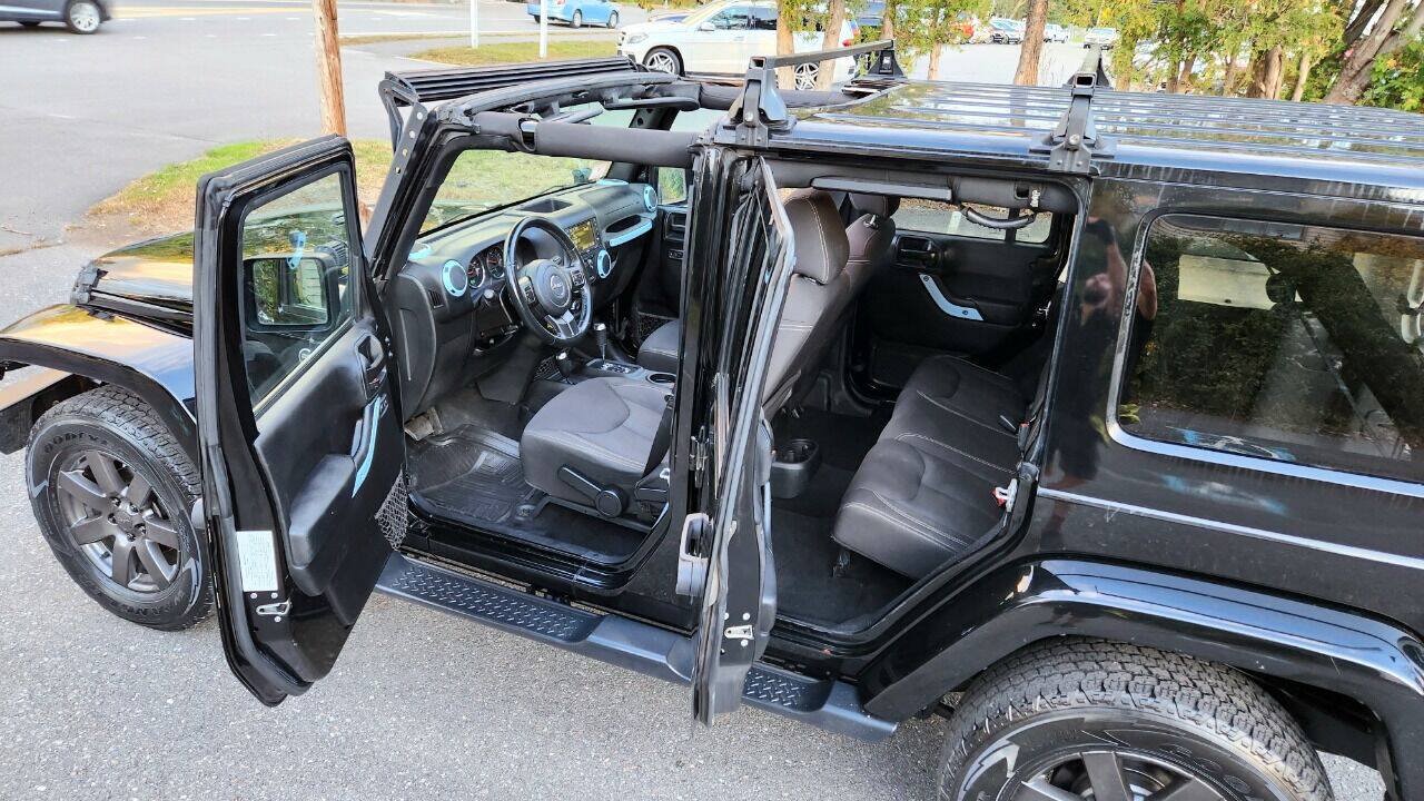 Used 2015 Jeep Wrangler Unlimited Sahara AWD/4WD image 26