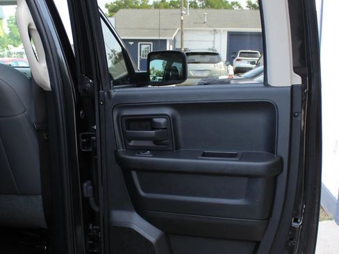 Used 2018 RAM 1500 Express RWD image 21