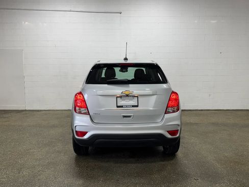 Used 2019 Chevrolet Trax LS FWD image 4
