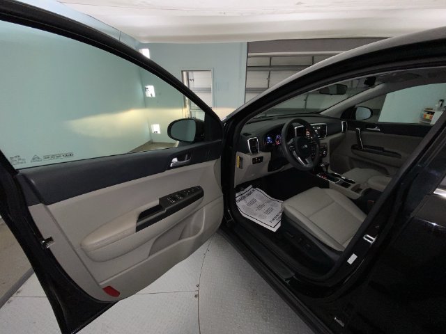 Used 2022 Kia Sportage LX w/ LX FWD Value Edition Package image 11