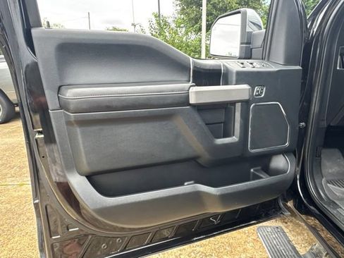 Used 2019 Ford F150 Platinum w/ Equipment Group 701A Luxury AWD/4WD image 25