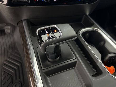 Used 2025 Chevrolet Silverado 1500 LT Trail Boss w/ Convenience Package II image 15