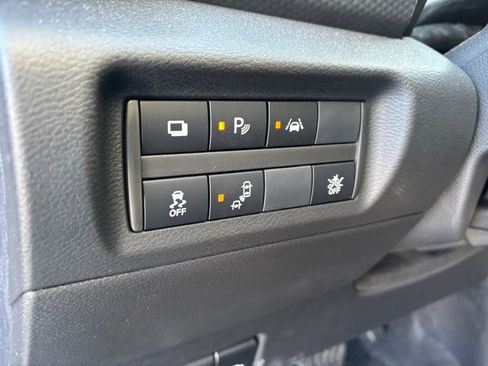 Used 2025 Nissan Kicks Play S image 18