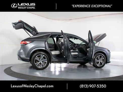 Used 2024 Lexus RX 350h w/ Accessory Package (Z1) AWD/4WD image 18