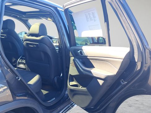 Used 2023 BMW X5 xDrive40i AWD/4WD image 13