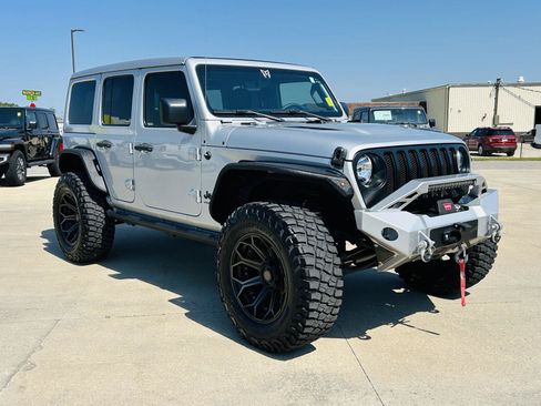 Used 2023 Jeep Wrangler Unlimited Sport w/ Sun And Sound Package AWD/4WD image 2