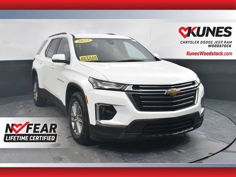 Used 2023 Chevrolet Traverse LT image 1