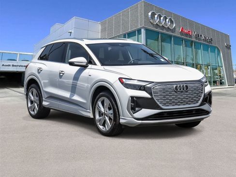 Used 2023 Audi Q4 e-tron Premium w/ Convenience Package AWD/4WD image 5