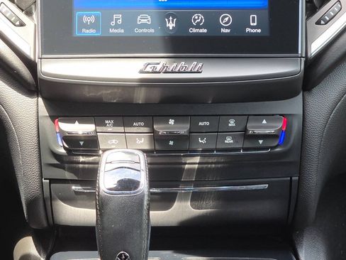 Used 2019 Maserati Ghibli S Q4 AWD/4WD image 28