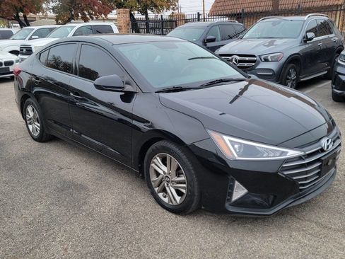 Used 2019 Hyundai Elantra SE w/ Cargo Package image 2