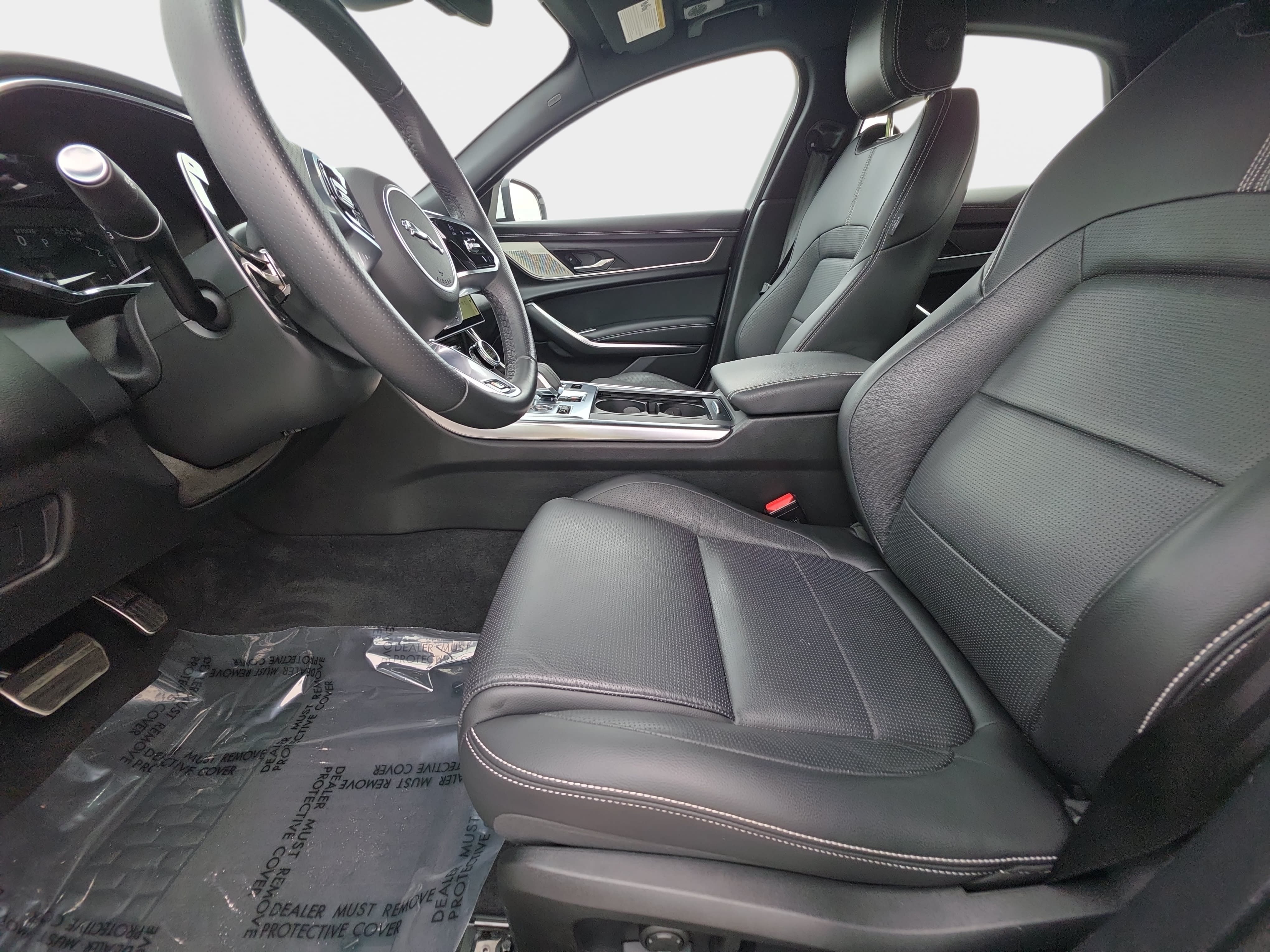 Used 2023 Jaguar XF R-Dynamic SE AWD/4WD image 14