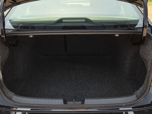 Used 2025 Volkswagen Jetta SE FWD image 28