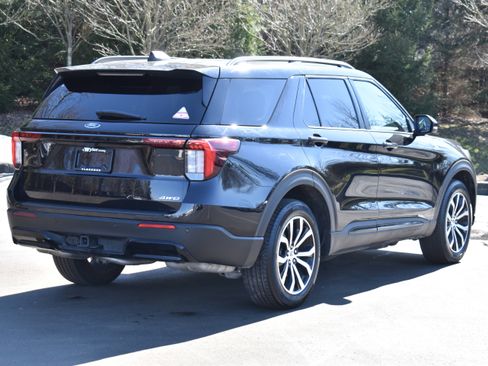 Used 2025 Ford Explorer ST-Line AWD/4WD image 31