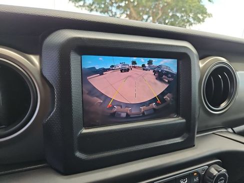 Used 2023 Jeep Wrangler Unlimited Sport AWD/4WD image 13