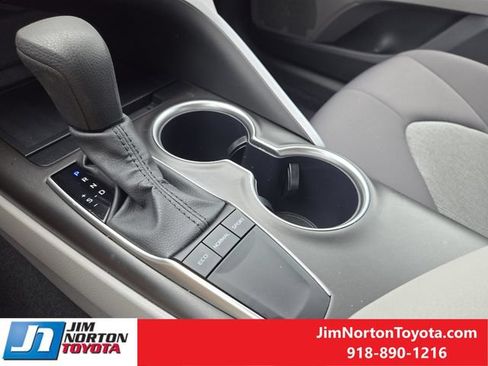 Used 2024 Toyota Camry LE w/ Convenience Package FWD image 21