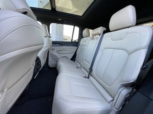 Used 2023 Jeep Grand Cherokee Limited w/ Luxury Tech Group II image 27