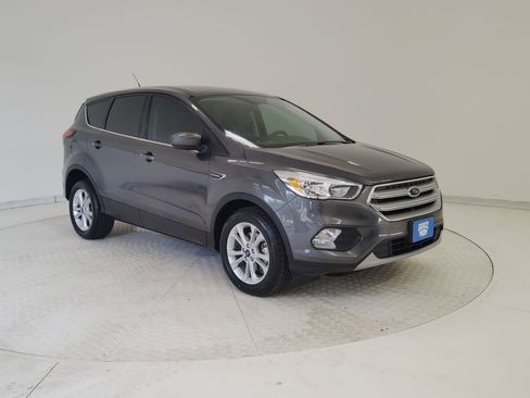 Used 2019 Ford Escape SE image 19