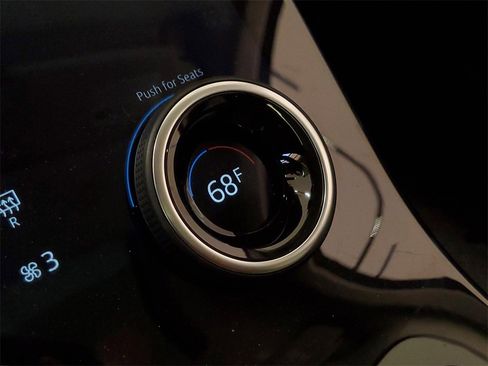 Used 2023 Land Rover Range Rover Evoque R-Dynamic S image 18