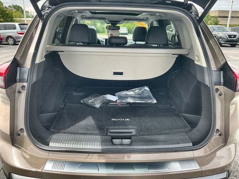 Used 2025 Nissan Rogue SL w/ Tech Package AWD/4WD image 32