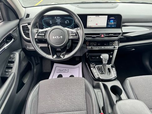 Used 2025 Kia Seltos S FWD image 19