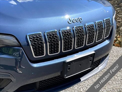 Used 2019 Jeep Cherokee Latitude w/ Cold Weather Group AWD/4WD image 24