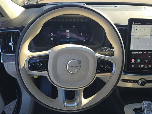 Used 2025 Volvo XC90 B6 Ultra w/ Protection Package Premier image 12