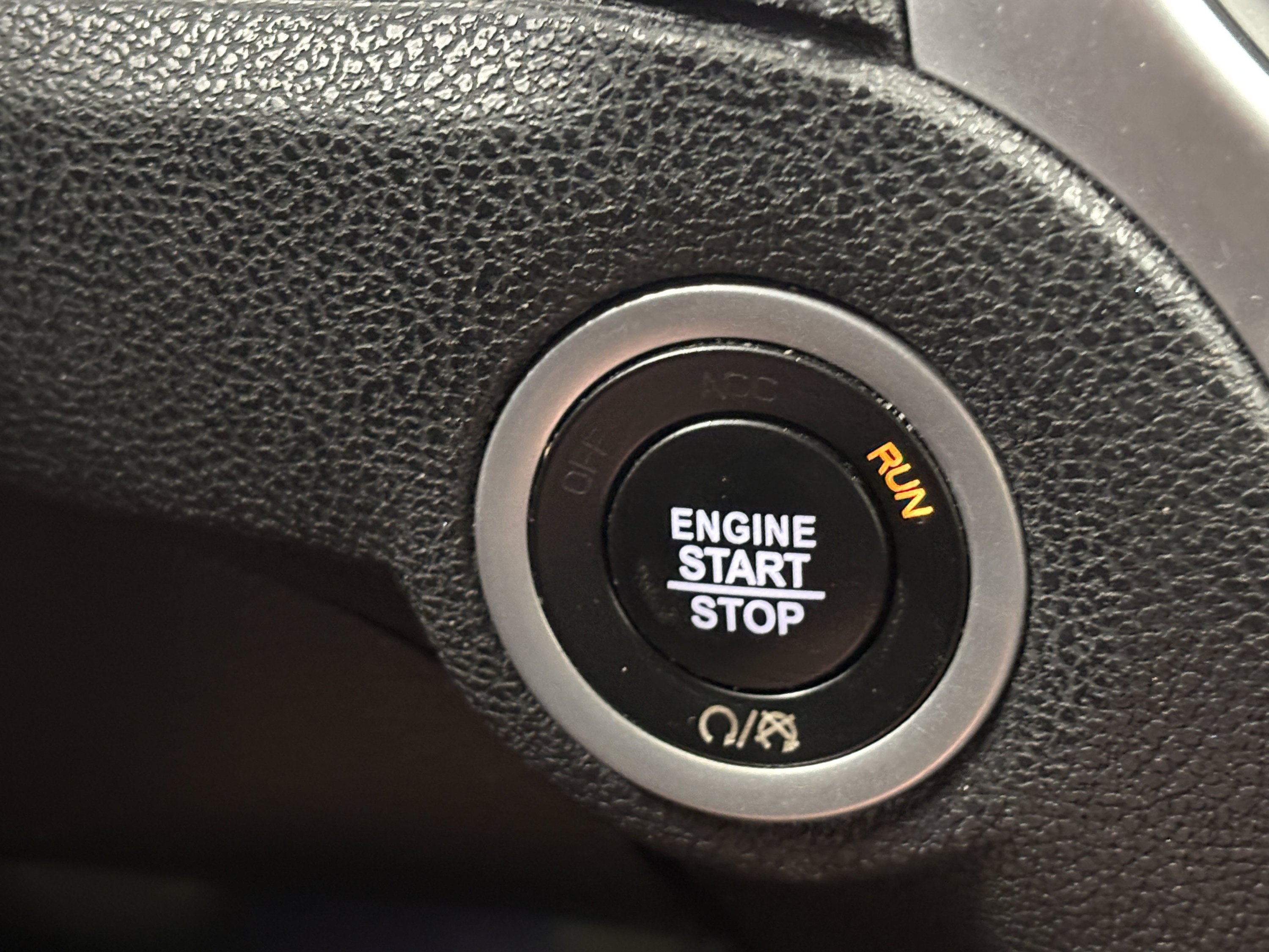 Used 2018 Chrysler 300 Limited AWD/4WD image 17