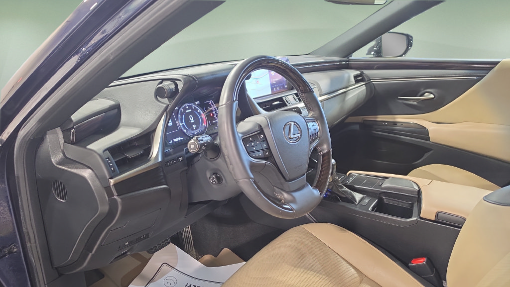 Used 2019 Lexus ES 350 w/ Premium Package FWD image 14