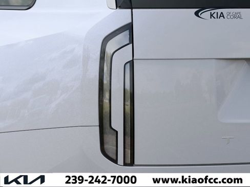 New 2027 Kia Telluride S w/ Towing Package FWD image 11