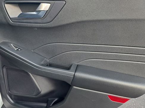 Used 2023 Ford Escape Platinum image 27