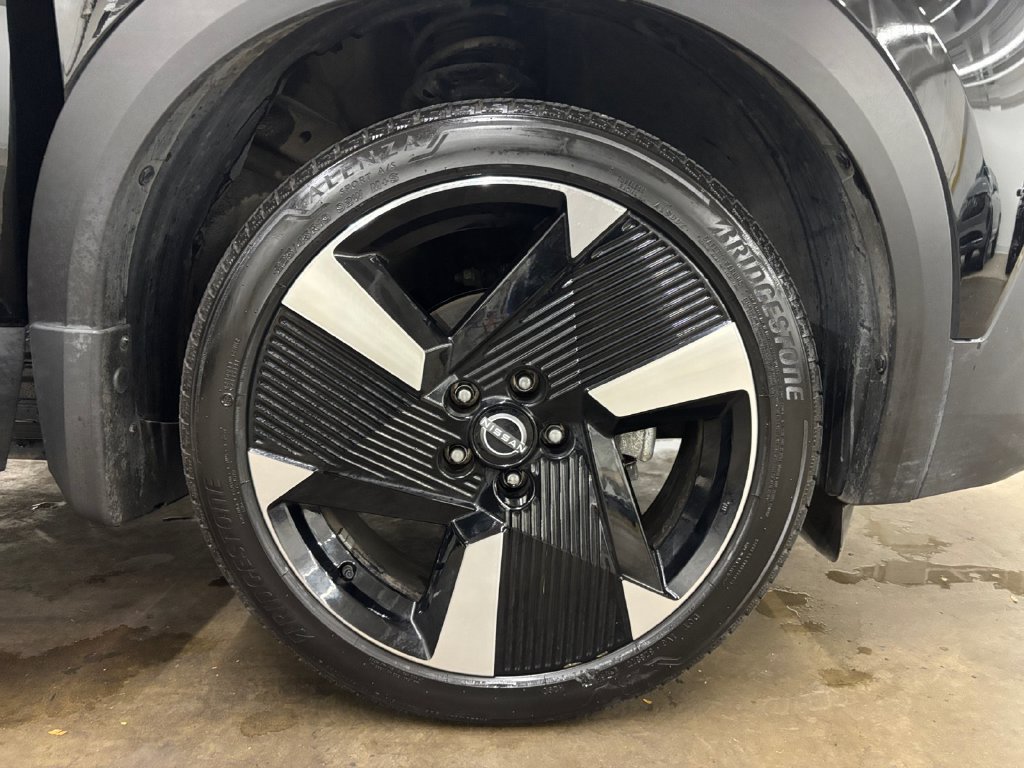 Used 2025 Nissan Kicks SR AWD/4WD image 37