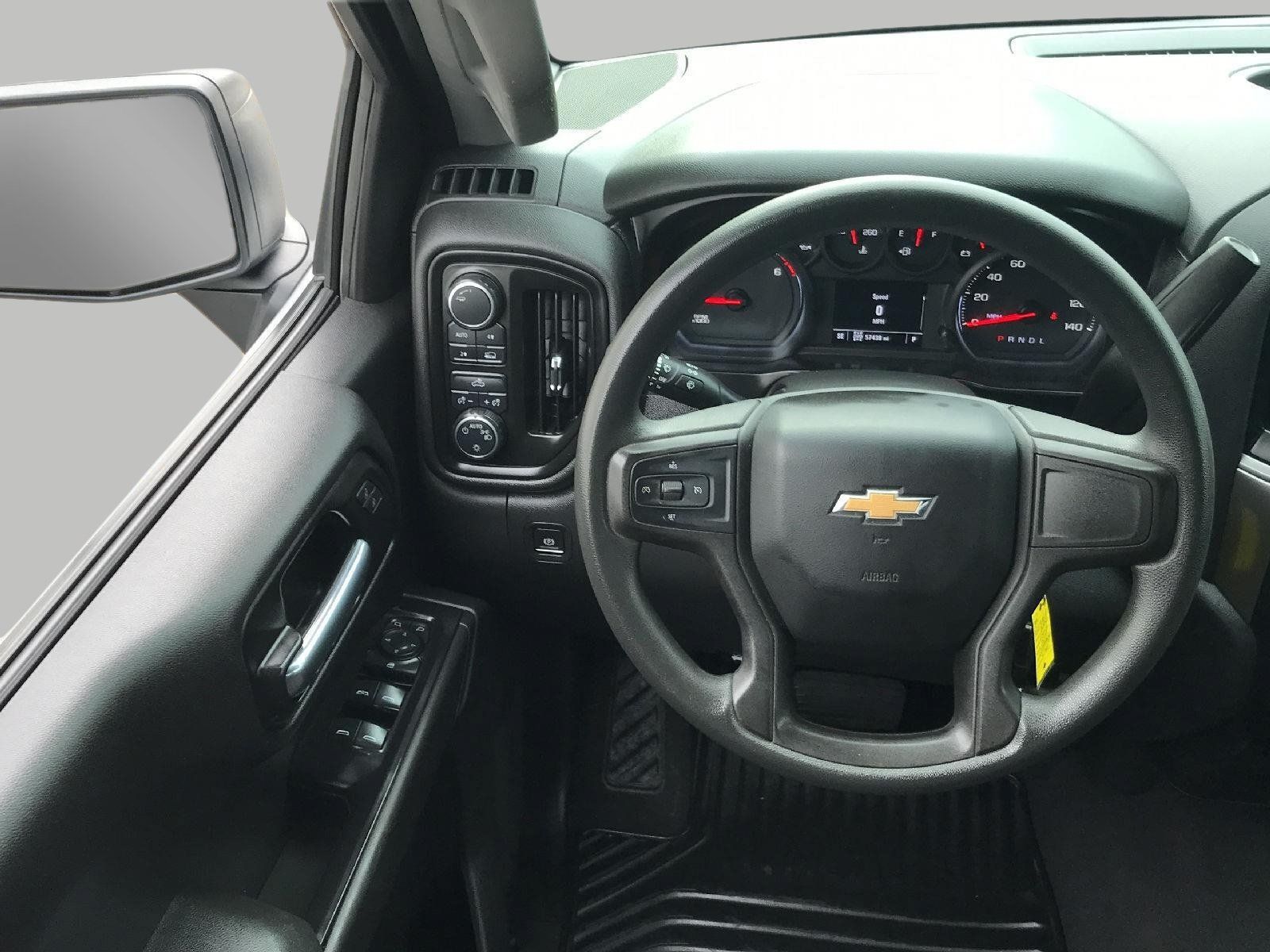 Used 2020 Chevrolet Silverado 1500 Custom w/ Custom Convenience Package AWD/4WD image 4