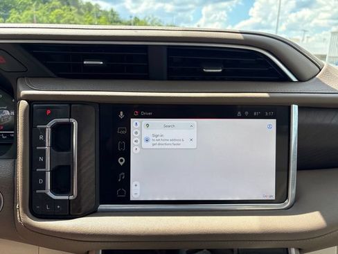 Used 2022 GMC Yukon XL Denali AWD/4WD image 16