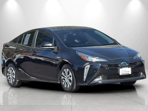 Used 2021 Toyota Prius LE AWD/4WD image 9