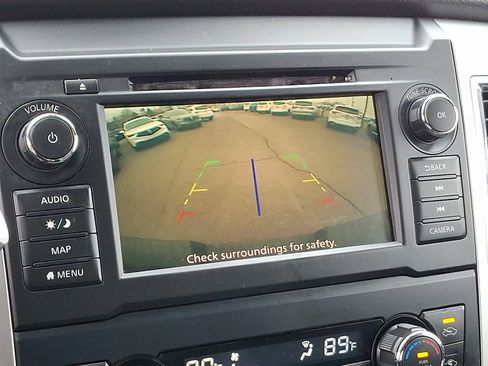 Used 2019 Nissan Titan SL image 18